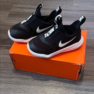 Nike Kids Flex Runner Black Slip-On Shoes